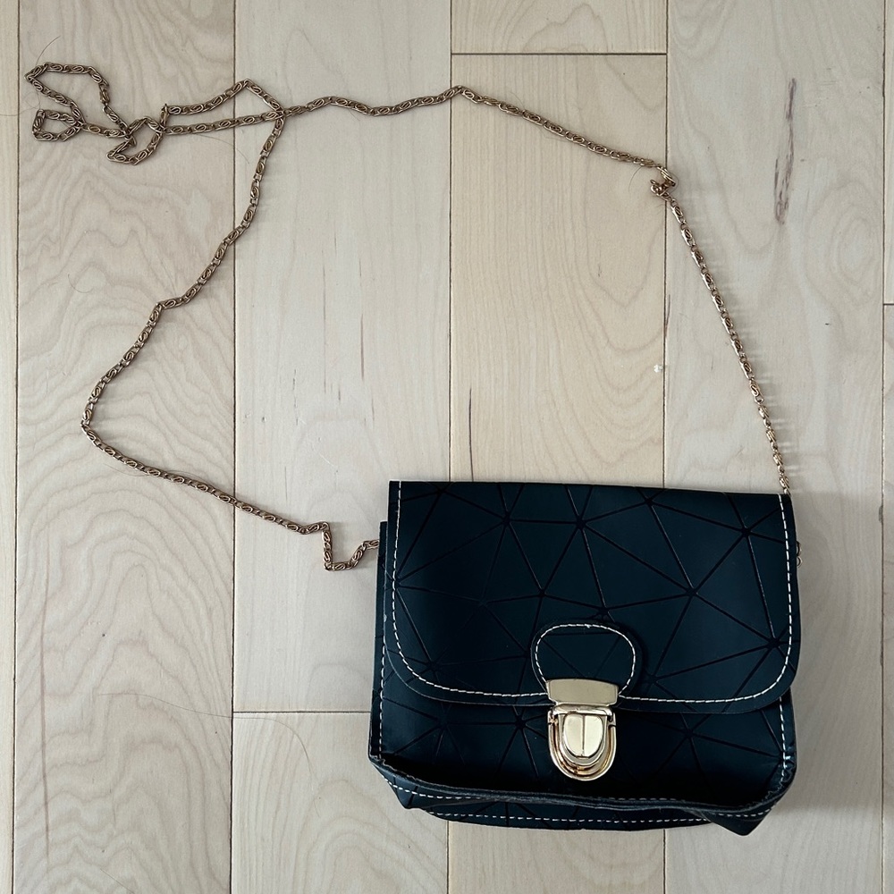 SHEIN Black and Gold Crossbody Purse